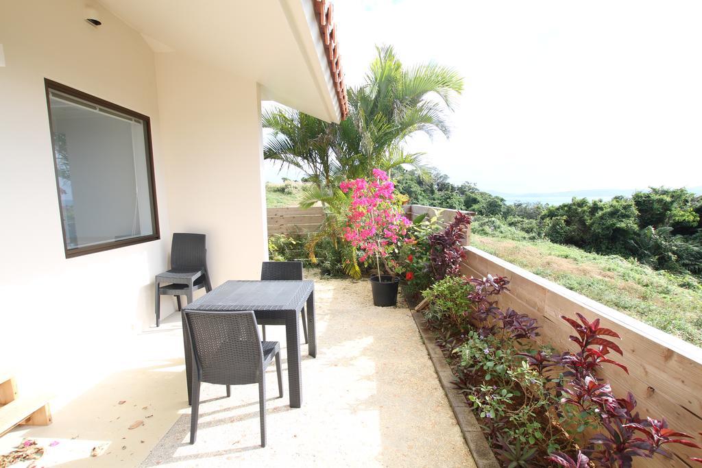 Ocean Hills Kouri Hotell Nakijin Exteriör bild