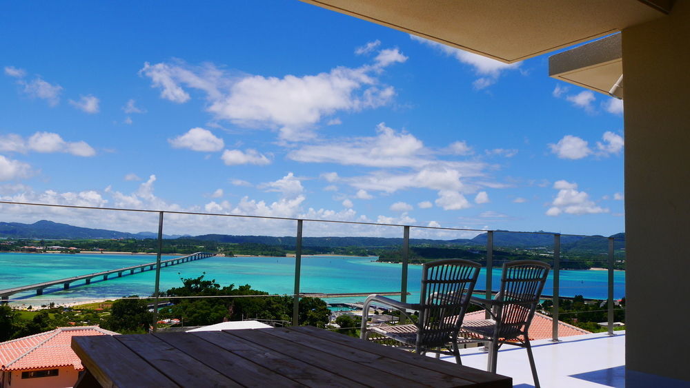 Ocean Hills Kouri Hotell Nakijin Exteriör bild