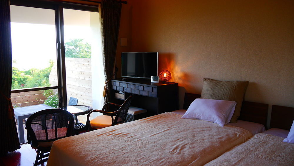 Ocean Hills Kouri Hotell Nakijin Exteriör bild