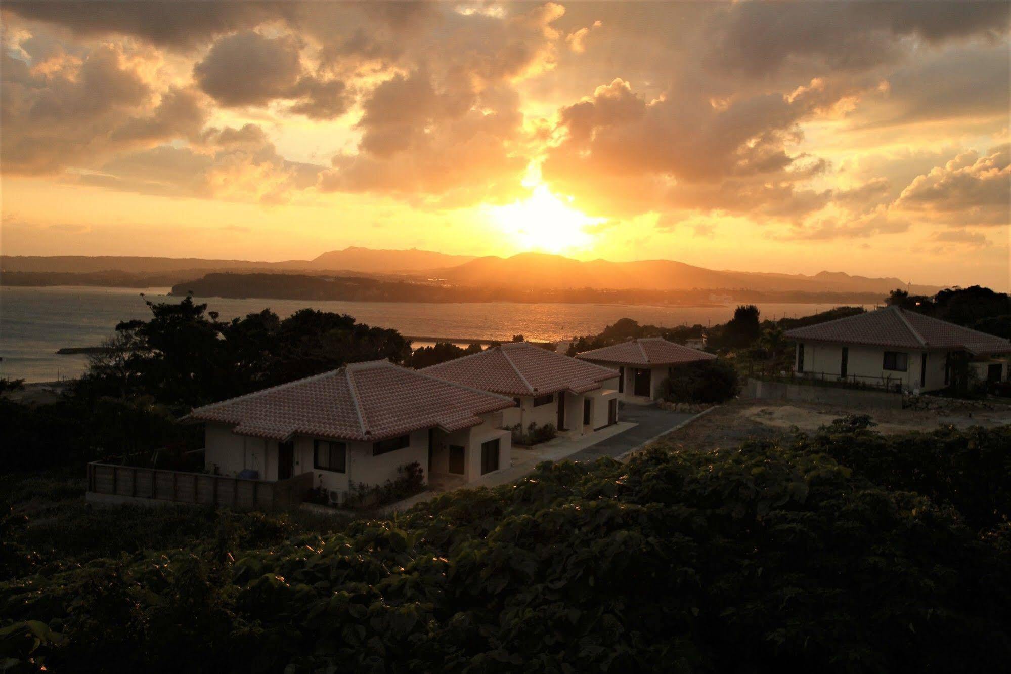 Ocean Hills Kouri Hotell Nakijin Exteriör bild