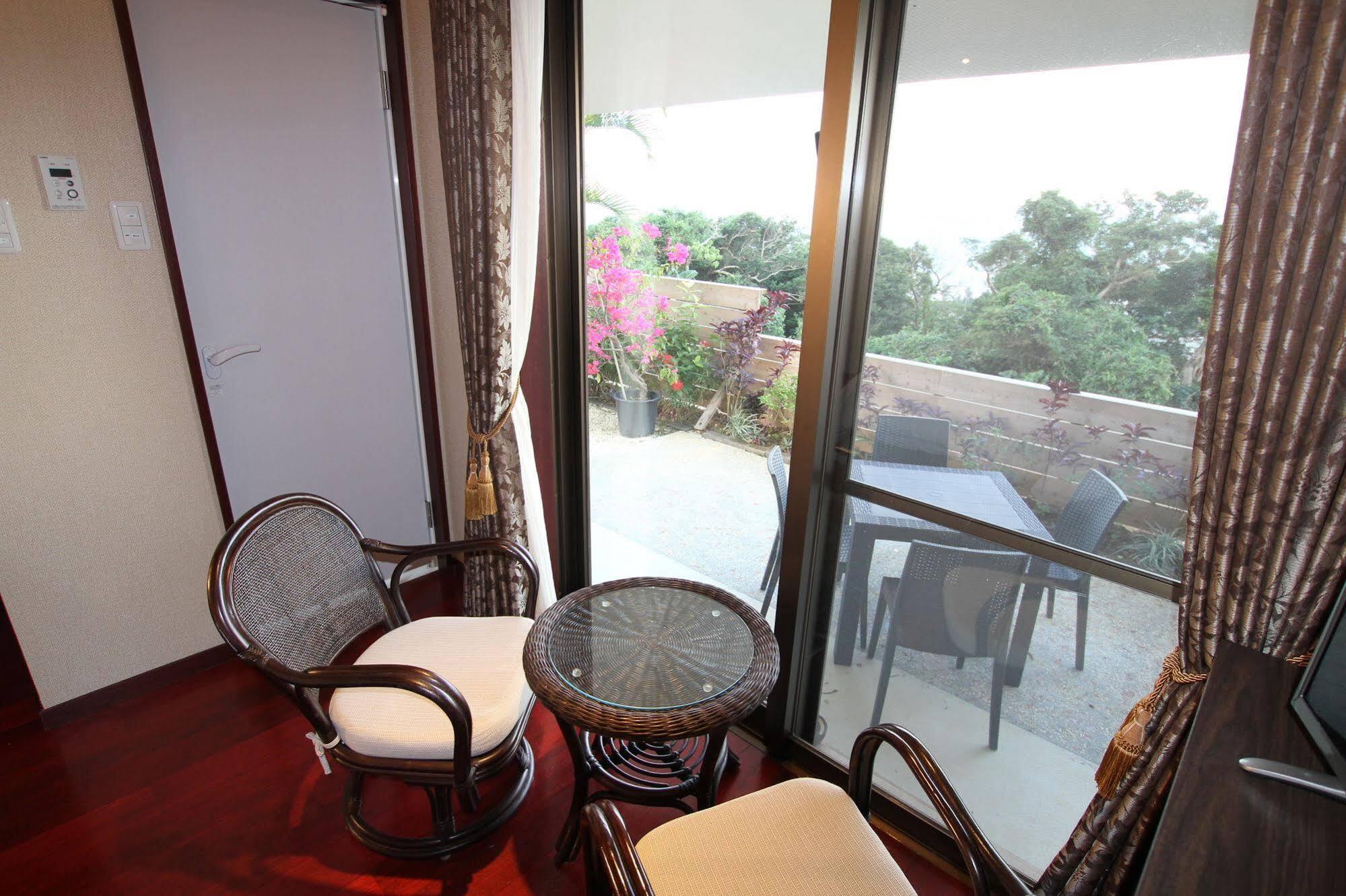 Ocean Hills Kouri Hotell Nakijin Exteriör bild