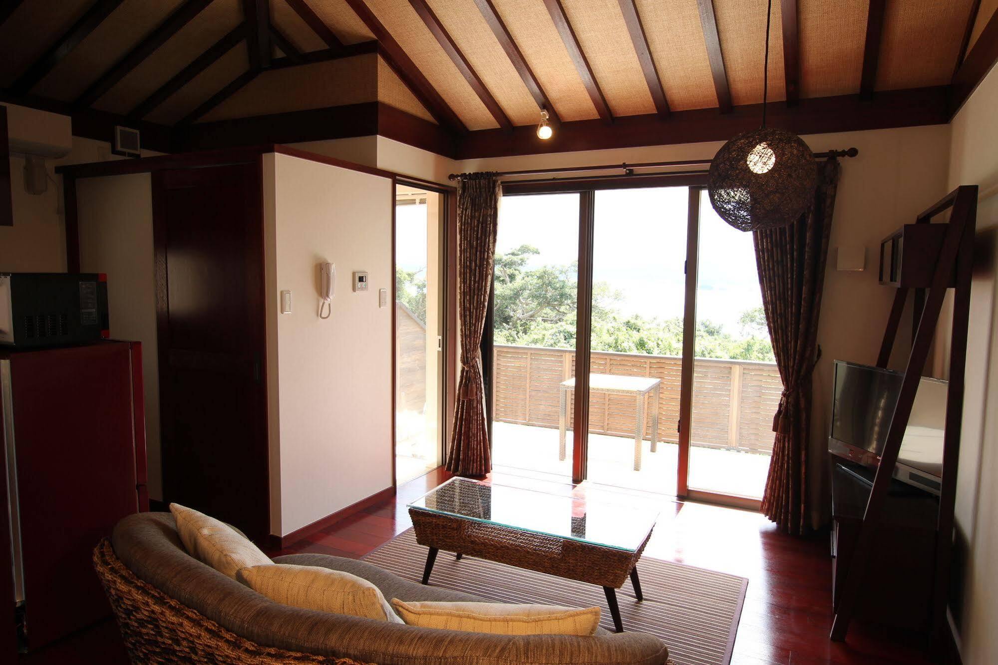 Ocean Hills Kouri Hotell Nakijin Exteriör bild