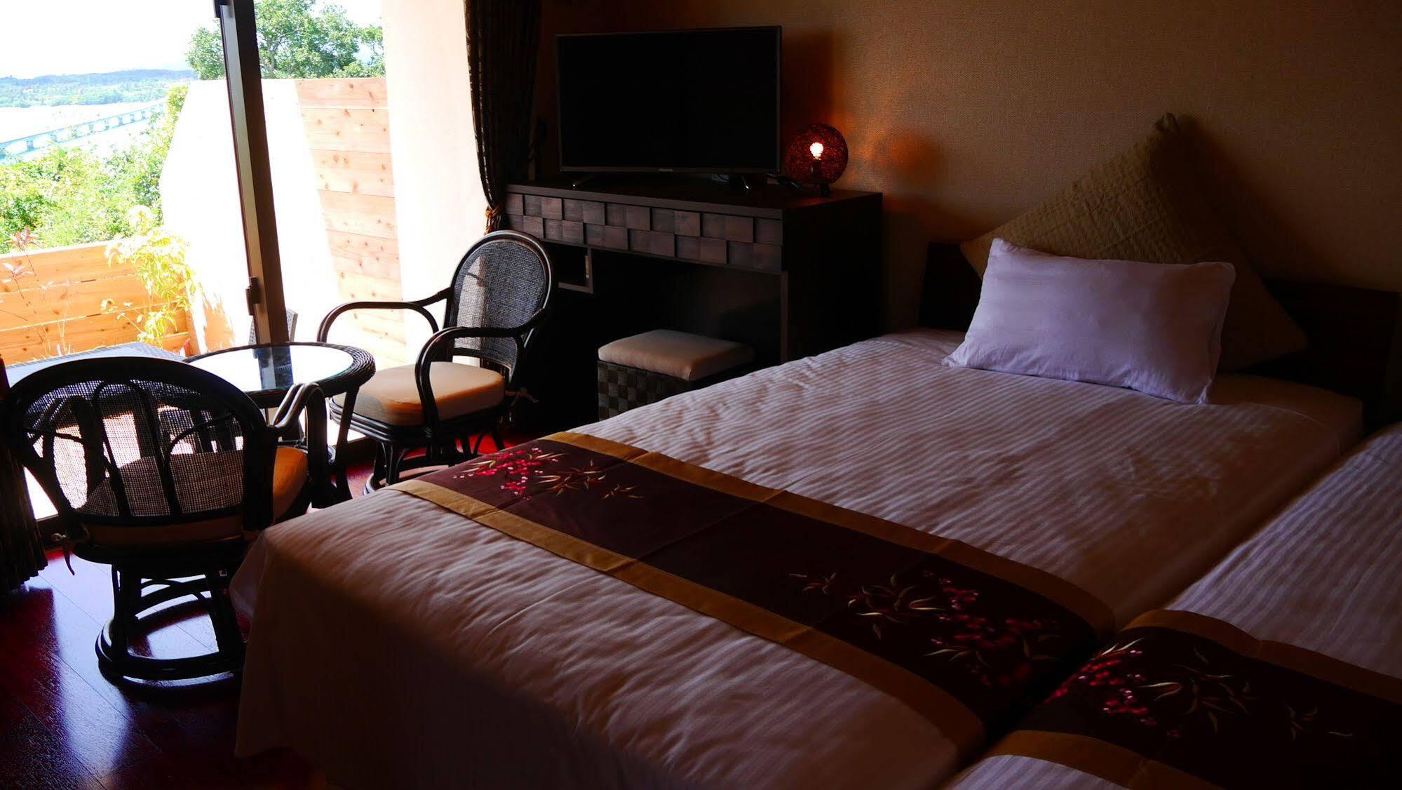 Ocean Hills Kouri Hotell Nakijin Exteriör bild