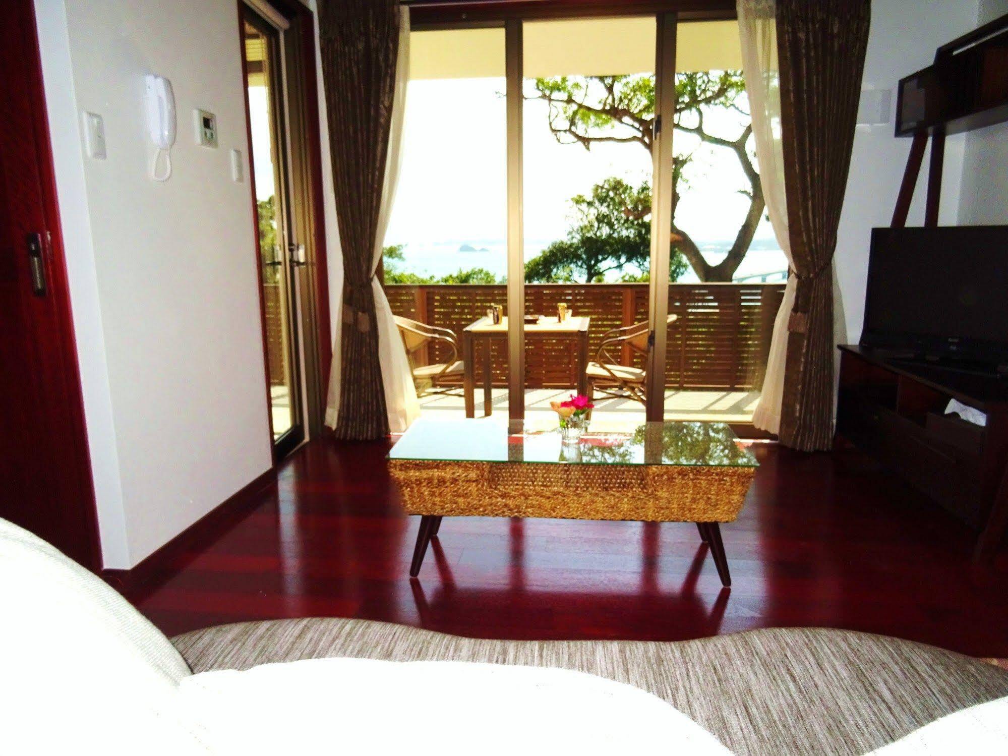 Ocean Hills Kouri Hotell Nakijin Exteriör bild